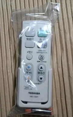 『新品なのに激安』TOSHIBA シーリングライト用リモコン FRC-204T