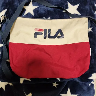 FILA ショルダーバッグ 斜め掛けバッグ