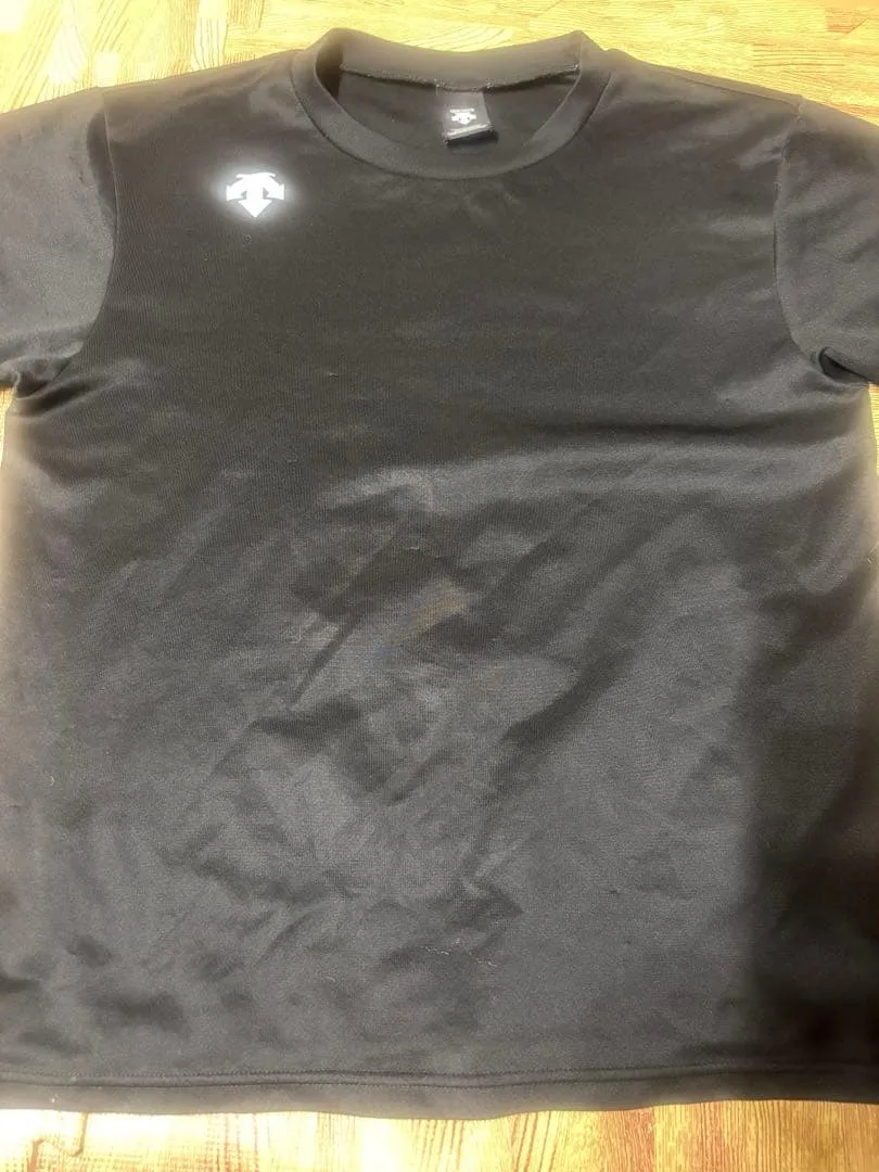 DESCENTE Tシャツ 黒