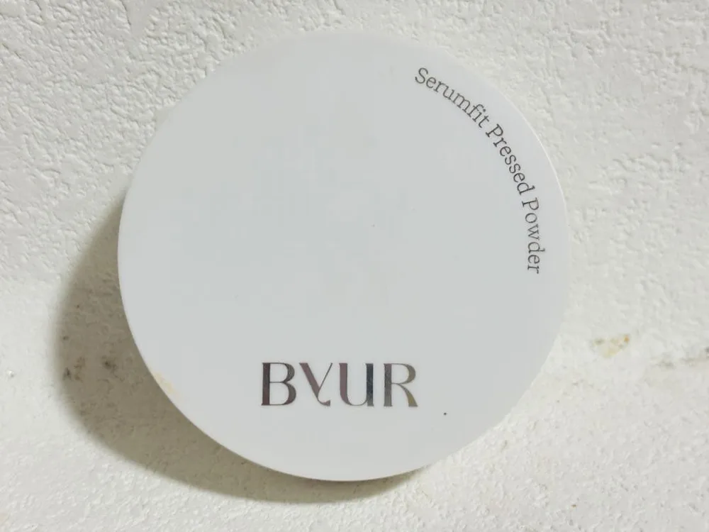 BYUR セラムフィット ノーセバムプレストパウダー 01 ブルー