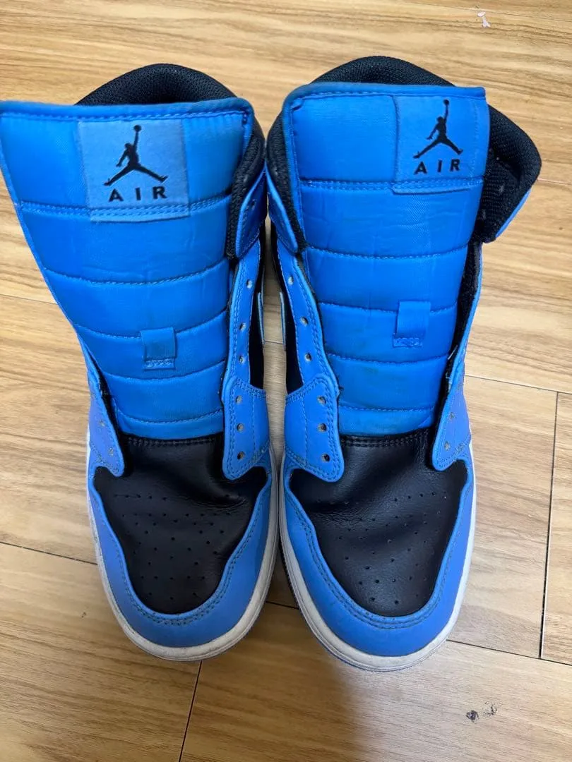 Nike Air Jordan 1 สูงสีน้ำเงินสีดำ