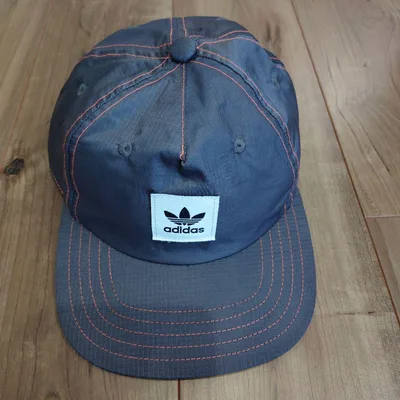 adidas ベースボールキャップ
