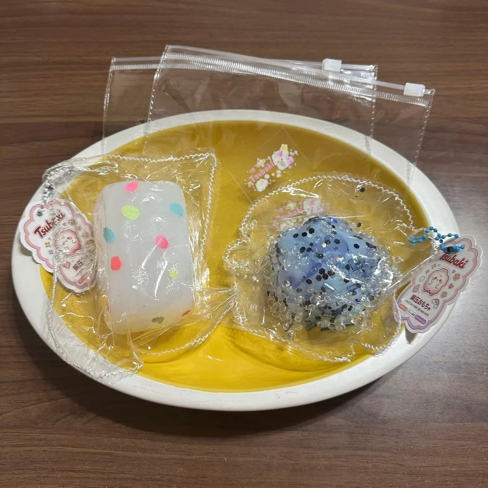 【ほぼ新品】蓄光 夜光 光るスクイーズ 2点セット