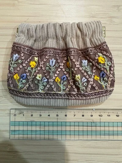 【美品・上品】花柄 刺繍 バネ口金ポーチ 小物入れ コスメポーチ アンティーク風