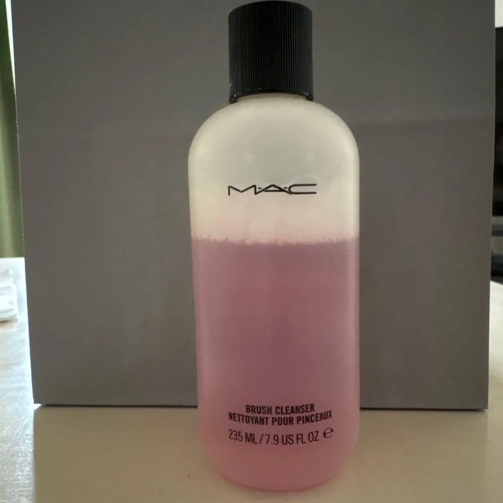 MAC ブラシ クレンザー 235ml