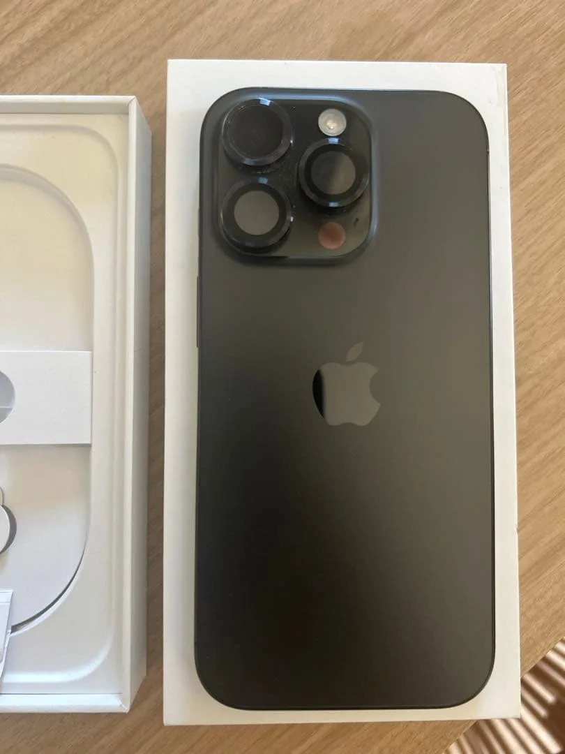 Apple iPhone16Pro 本体