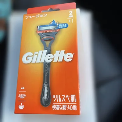 Gillette フュージョン 本体 替刃付