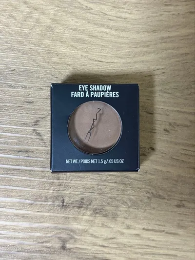 MAC アイシャドウ CORK SATIN