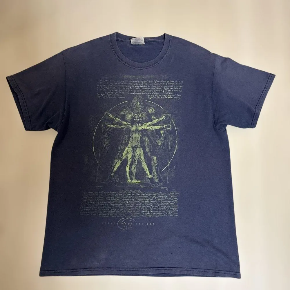 セール【フェード】Sasquatch ダヴィンチ風 ビッグフットTシャツ L