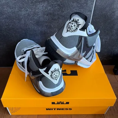 NIKE LEBRON WITNESS 7 スニーカー レブロン バッシュ