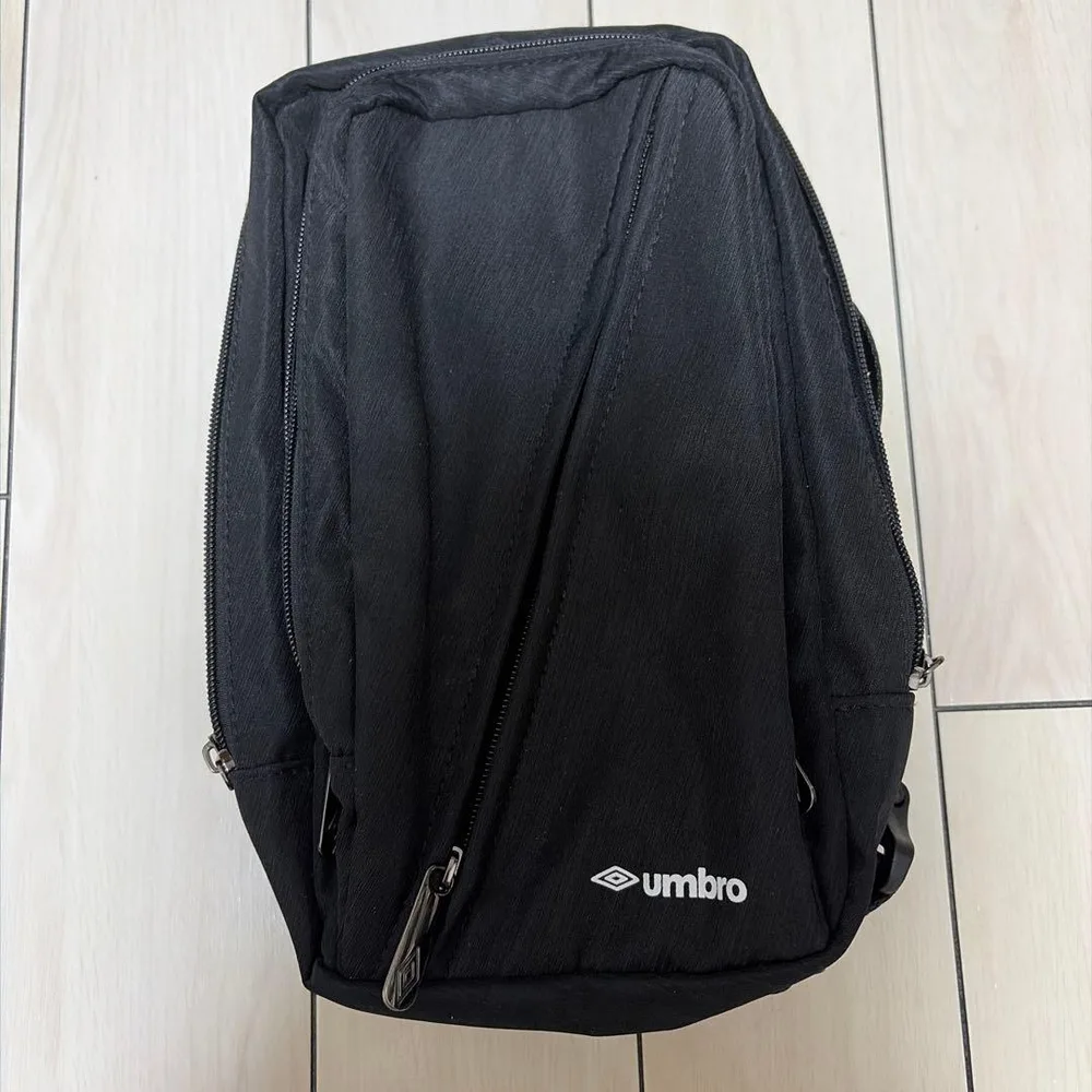umbro アンブロ ショルダーバッグ ブラック