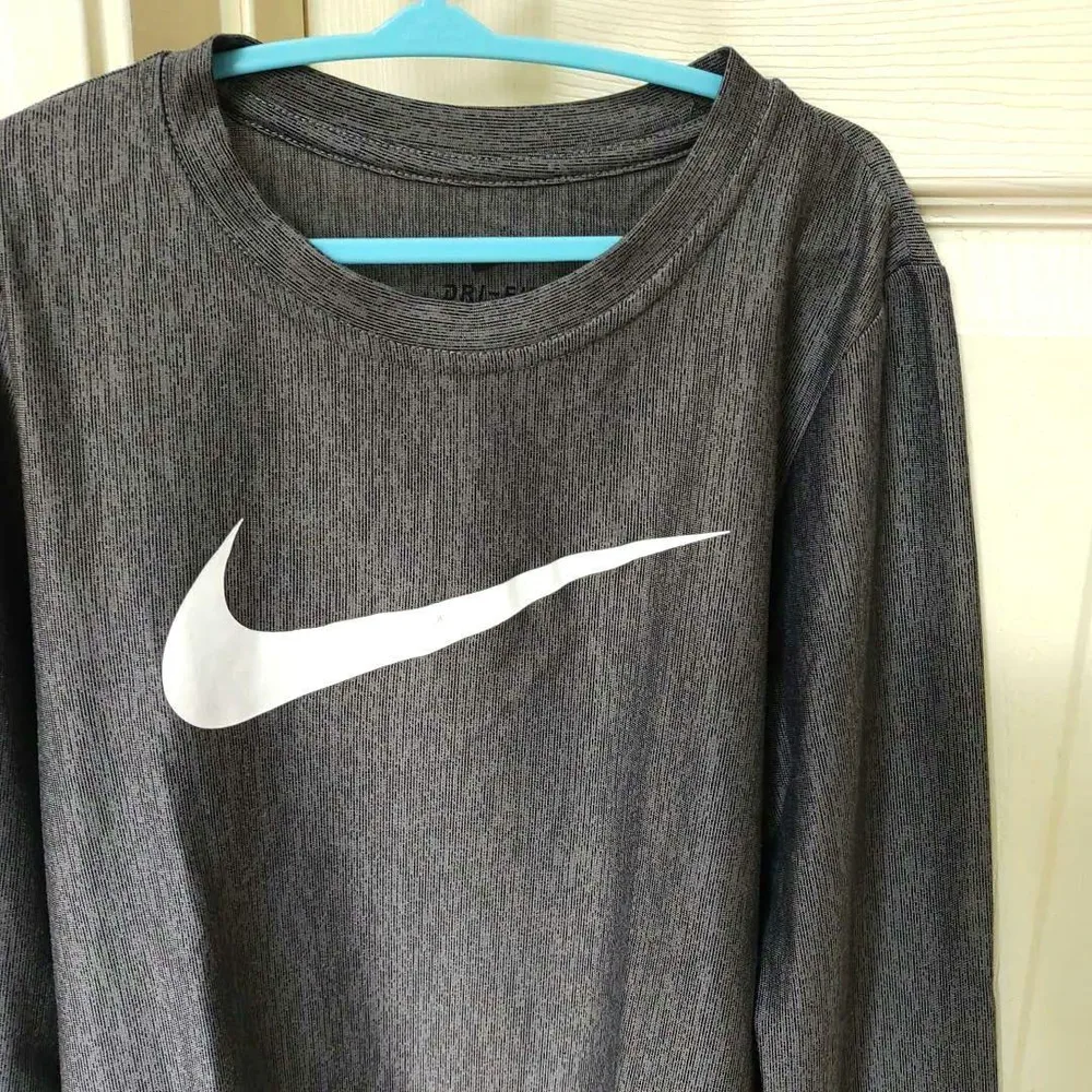 ナイキ グレー 長袖Tシャツ S 140