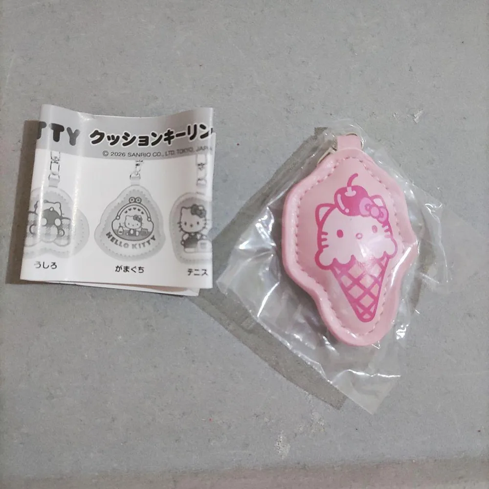 ハローキティ クッションキーリング アイスクリーム①