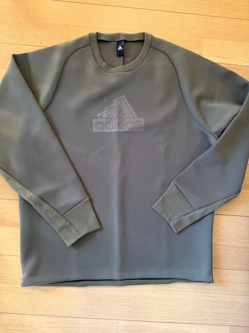 adidas 袖切り替えトレーナー メンズ L タグ無し試着のみ カーキ