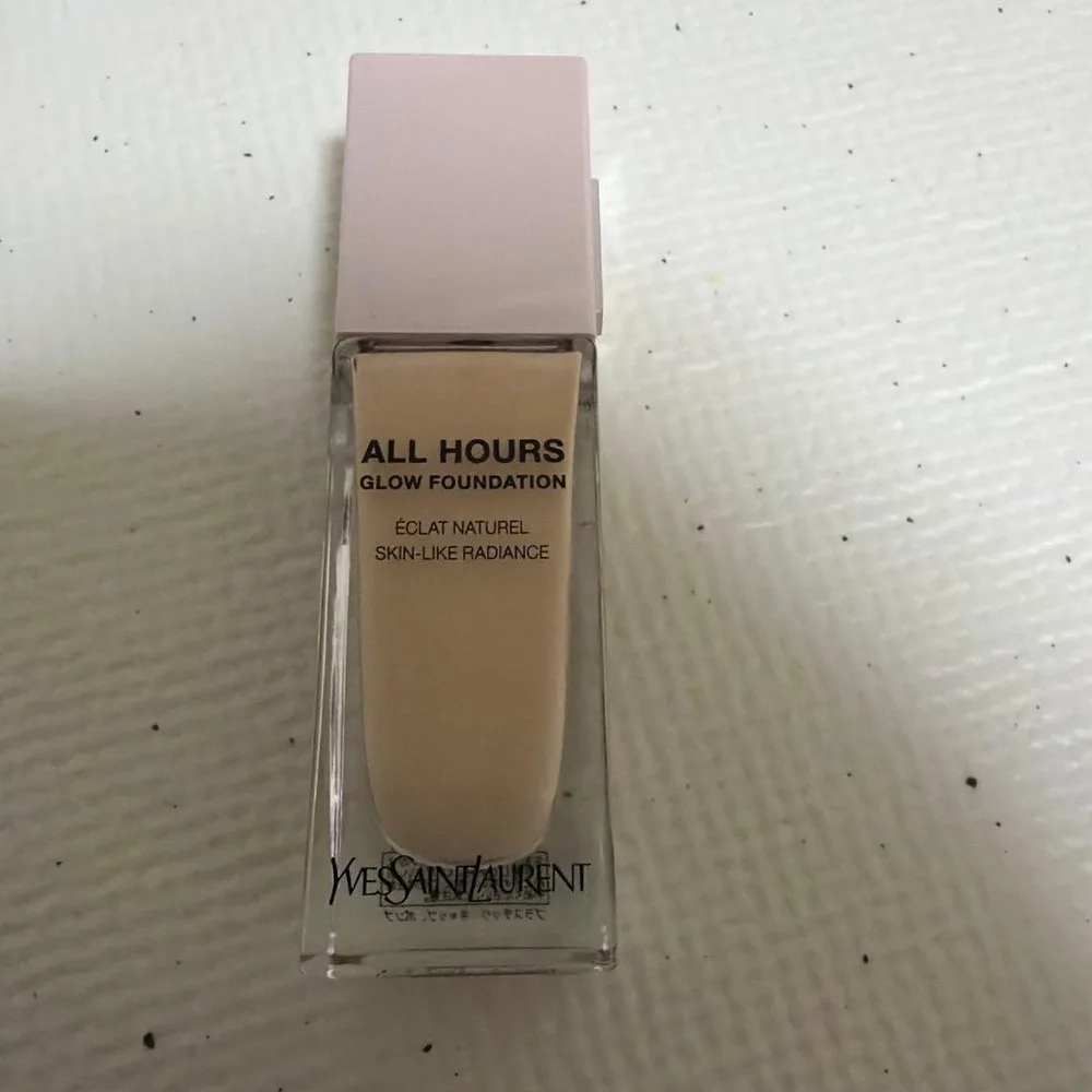 YVES SAINT LAURENT オールアワーズ リキッド グロウ LC1