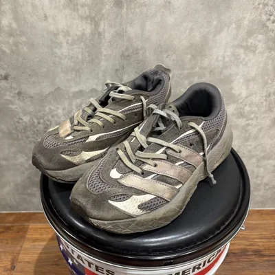adidas アディダス Lightstrike スニーカー 23.5cm