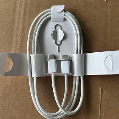 USB-C to USB-C ケーブル SIMピン付き