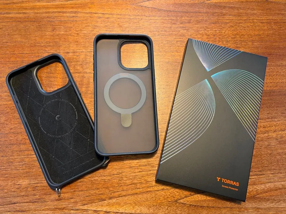 iPhone15promax CYRILL TORRAS ケース フィルムセット