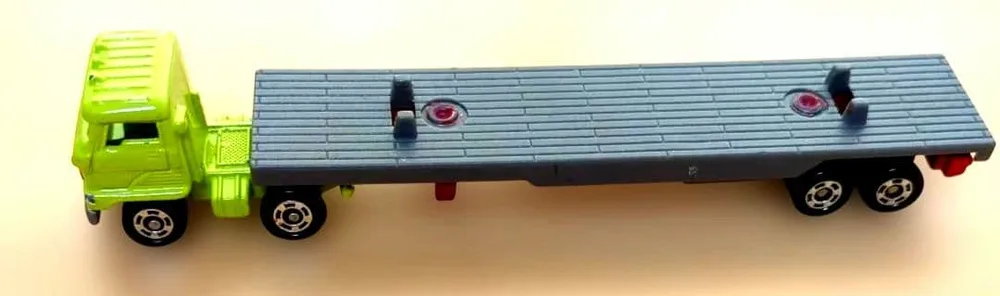トレーラー ミニカー トミカ黄緑色