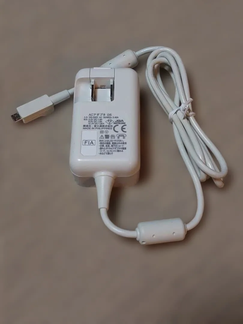 docomo ACアダプタ 05 (Type-B)