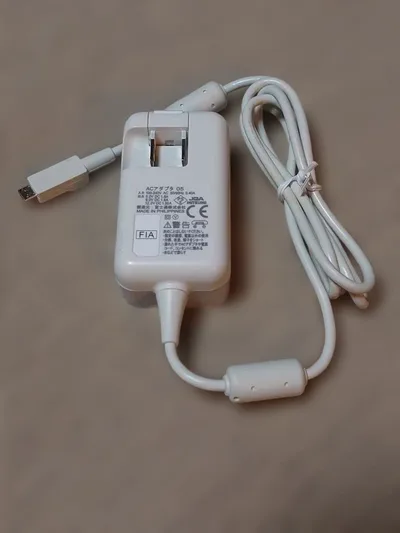 docomo ACアダプタ 05 (Type-B)