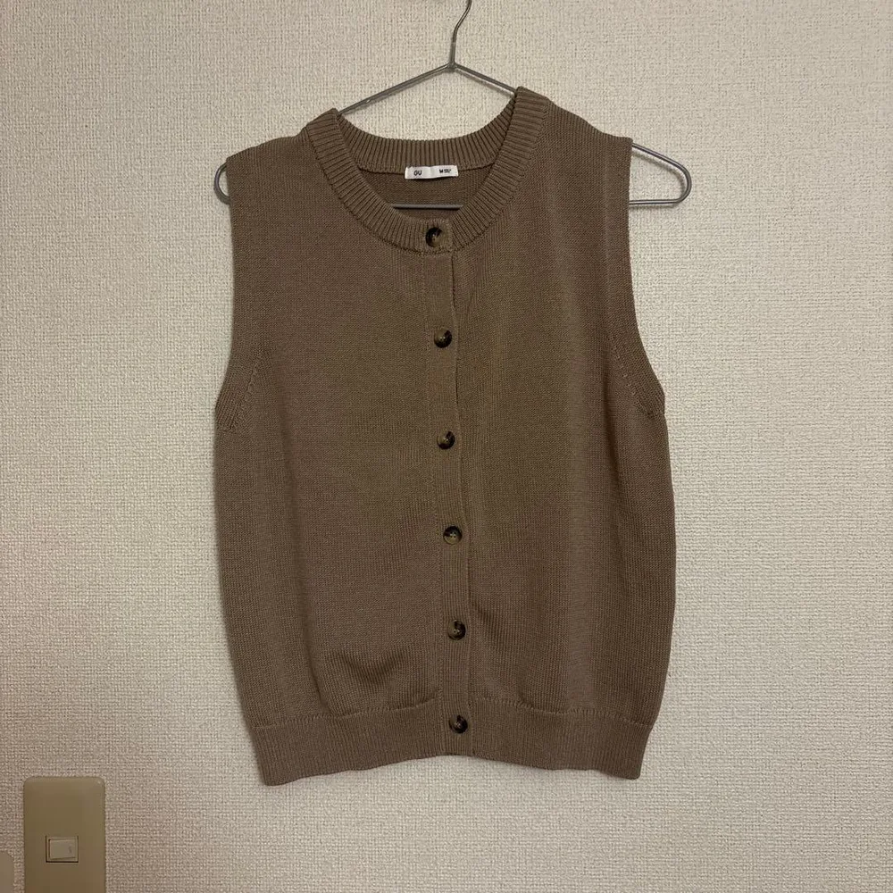 【新品!】GU ニットベスト ブラウン M