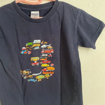 GILDAN キッズ Tシャツ 乗り物柄 ネイビー