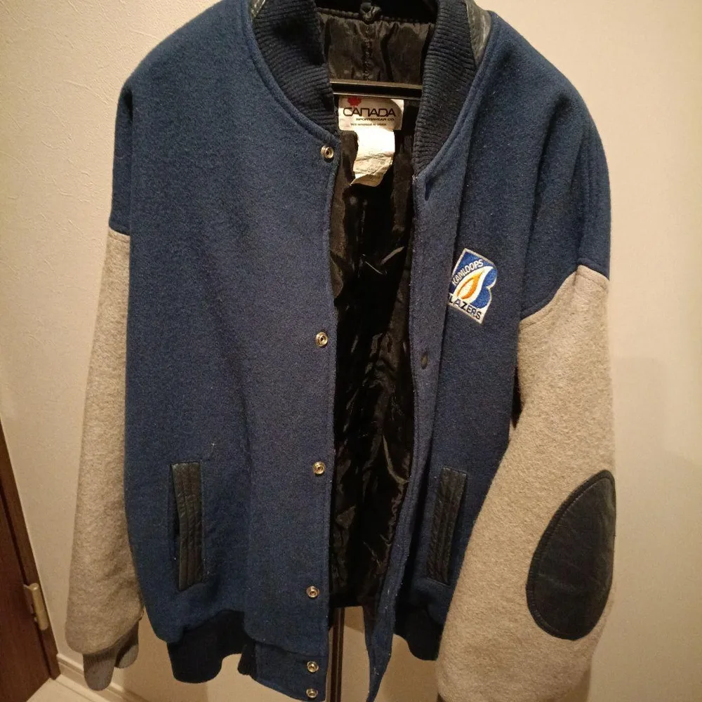 【カナダ製】90s カムループスブレイザーズ ヴィンテージ スタジャン XXL