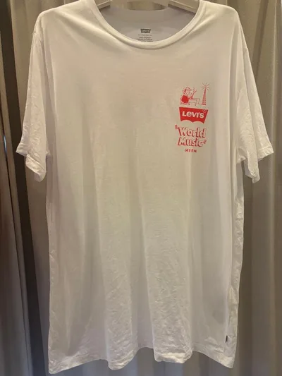 Levis Tシャツ