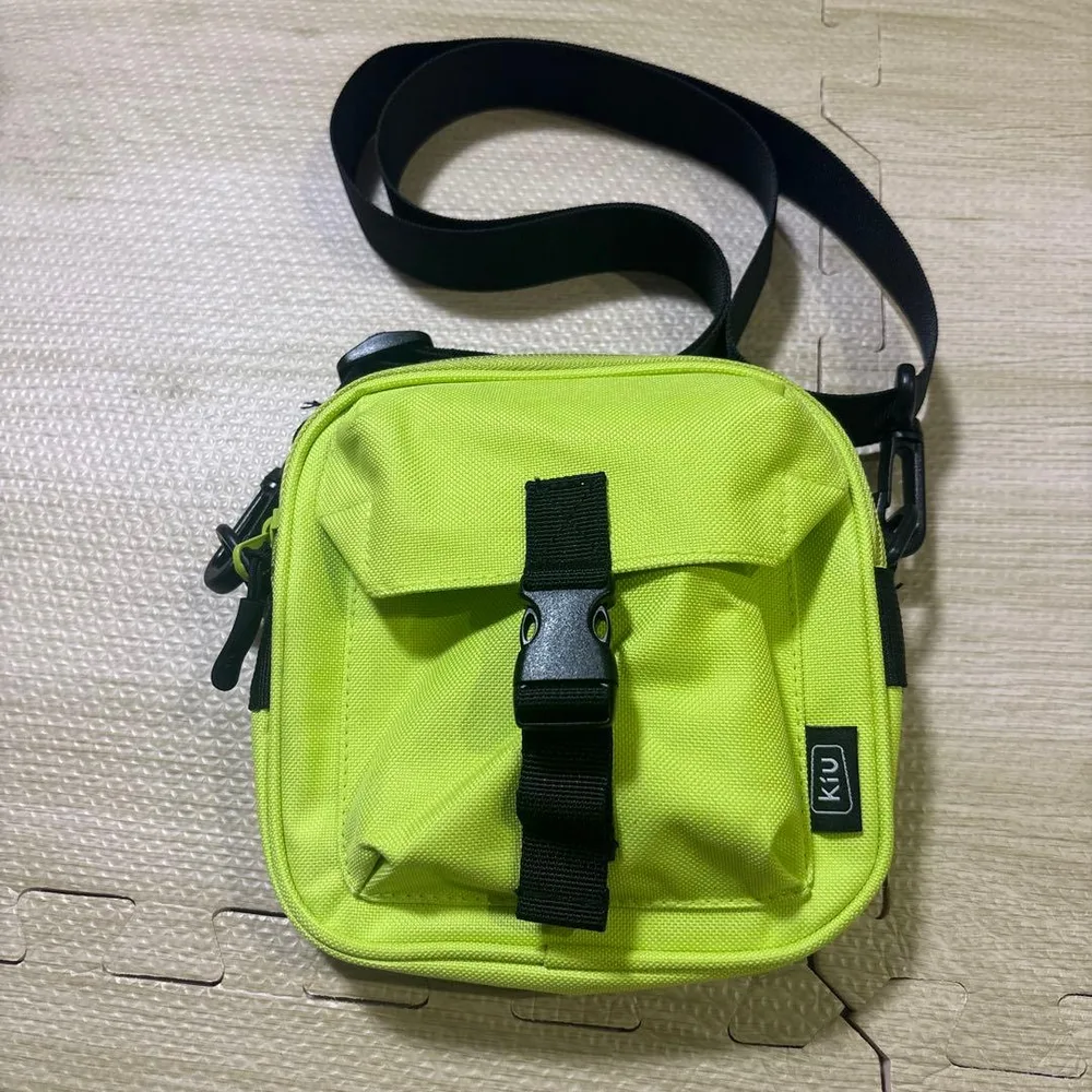 Kiu ショルダーバッグ ライムグリーン