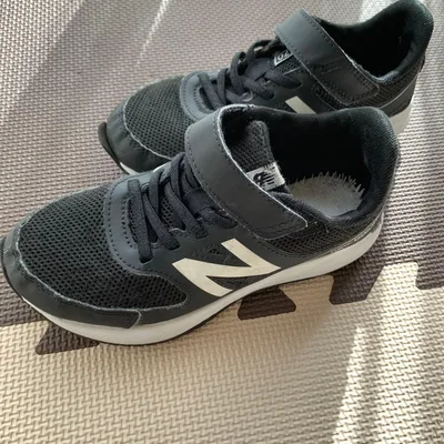 New Balance 570 ブラック スニーカー