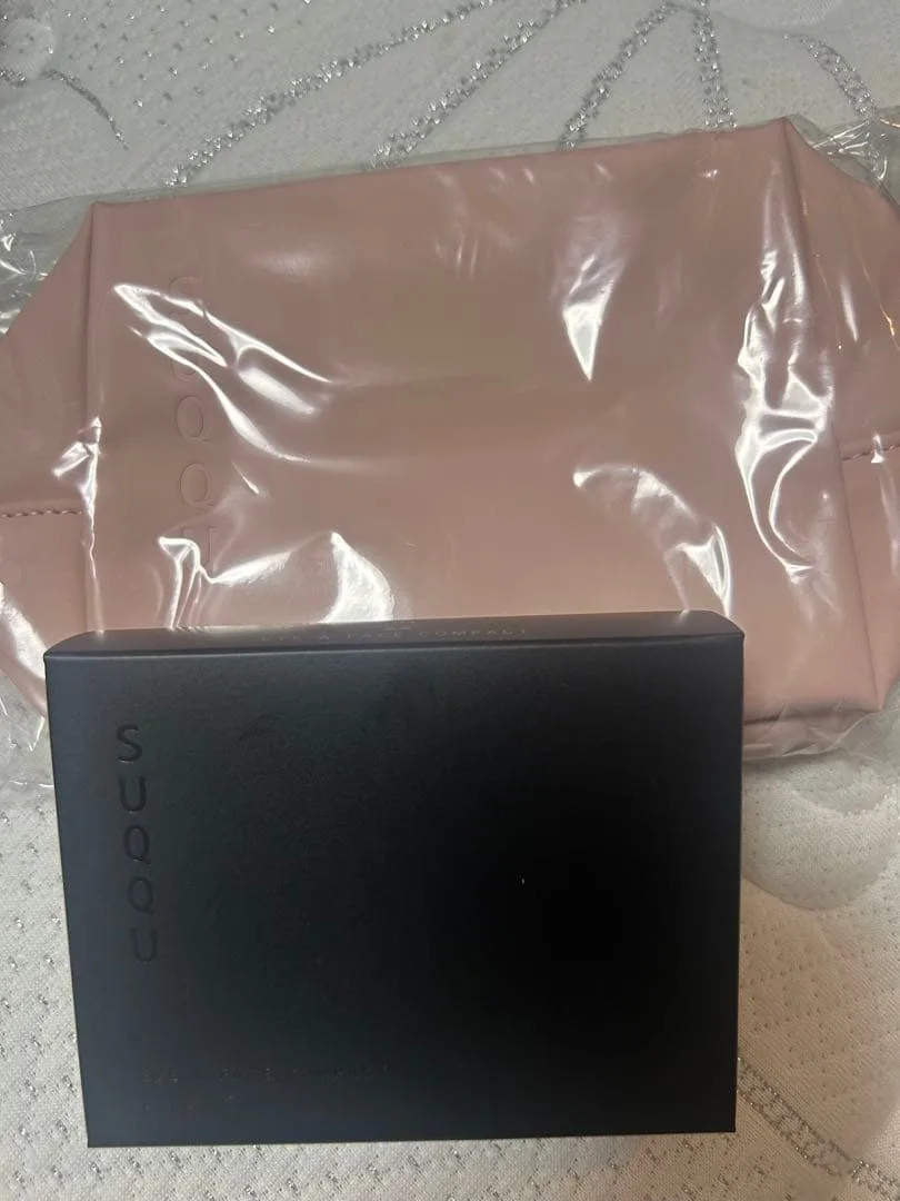 SUQQUアイ&フェイスコンパクト 104 晶奏ホリデーコレクション ポーチ付き