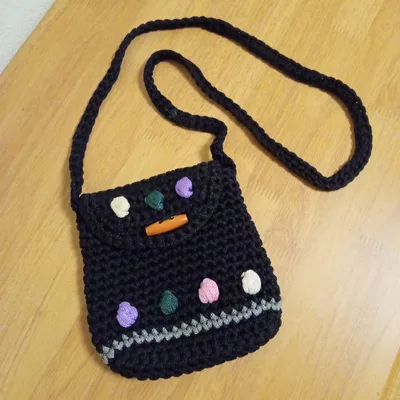 ハンドメイド 編み紐 ポシェット 黒 カラフル装飾