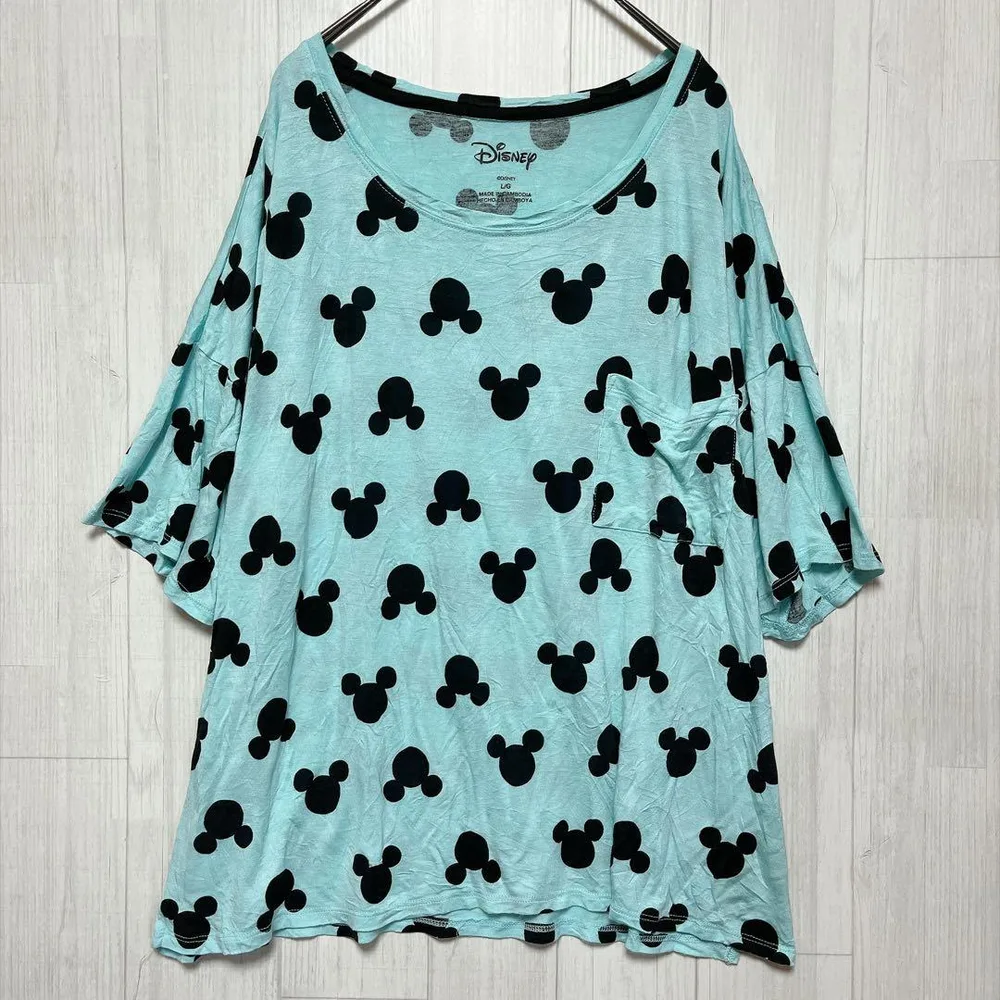 ディズニー クルーネック半袖 総柄 Tシャツ L 水色 黒 レーヨン お出かけ