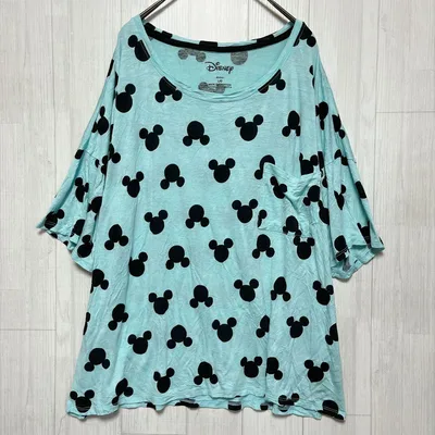 ディズニー クルーネック半袖 総柄 Tシャツ L 水色 黒 レーヨン お出かけ