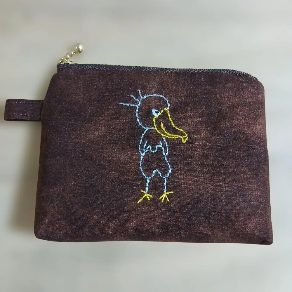 ハンドメイドポーチ ハシビロコウの刺繍
