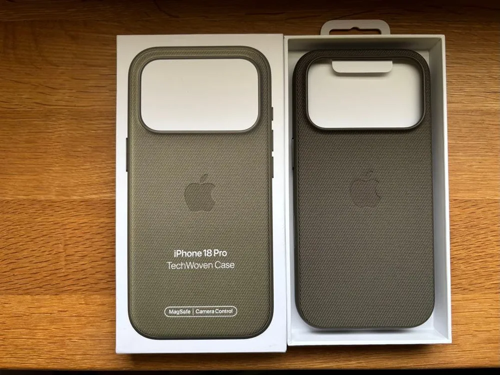 Apple iPhone 18 Pro TechWoven Case カーキ