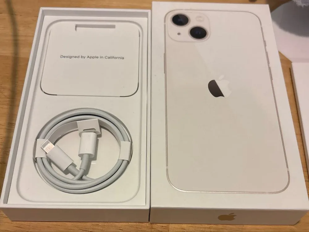 iPhone 13 空箱 付属品付き