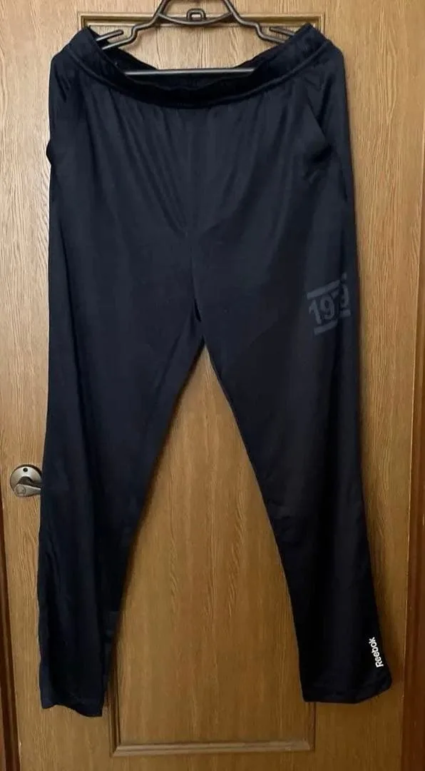 リーボック R eebok ジャージ 黒 新品 未使用
