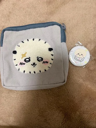 ちいかわ ラッコ ポーチ ちいかわベイビー缶バッジ セット