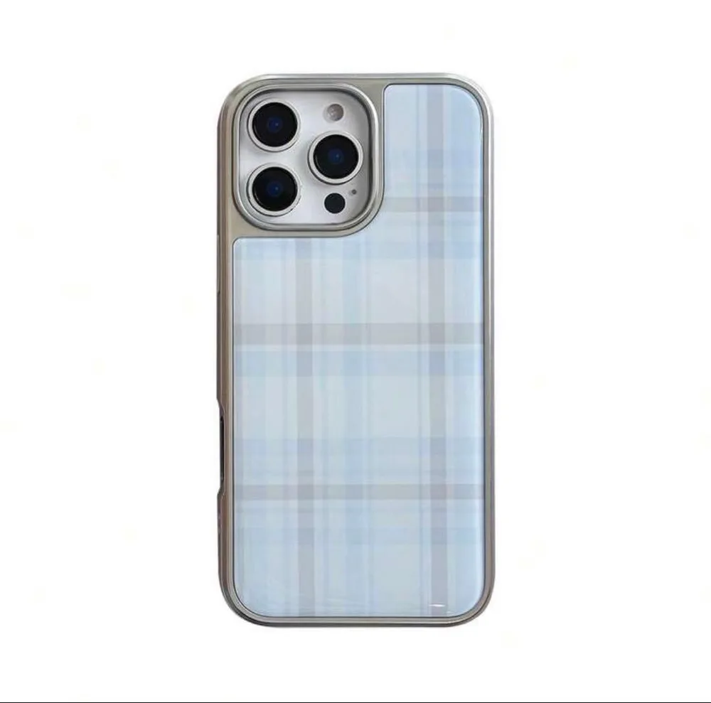 iPhone15用ケース ブルーチェック柄