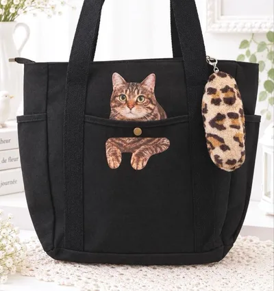 人気猫バッグ ポケットからキジ猫 丈夫な新品トート 高機能 しっぽ付き☆便利