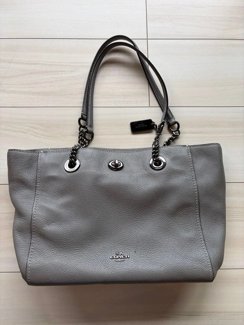 กระเป๋าโท้ต COACH สีเทา