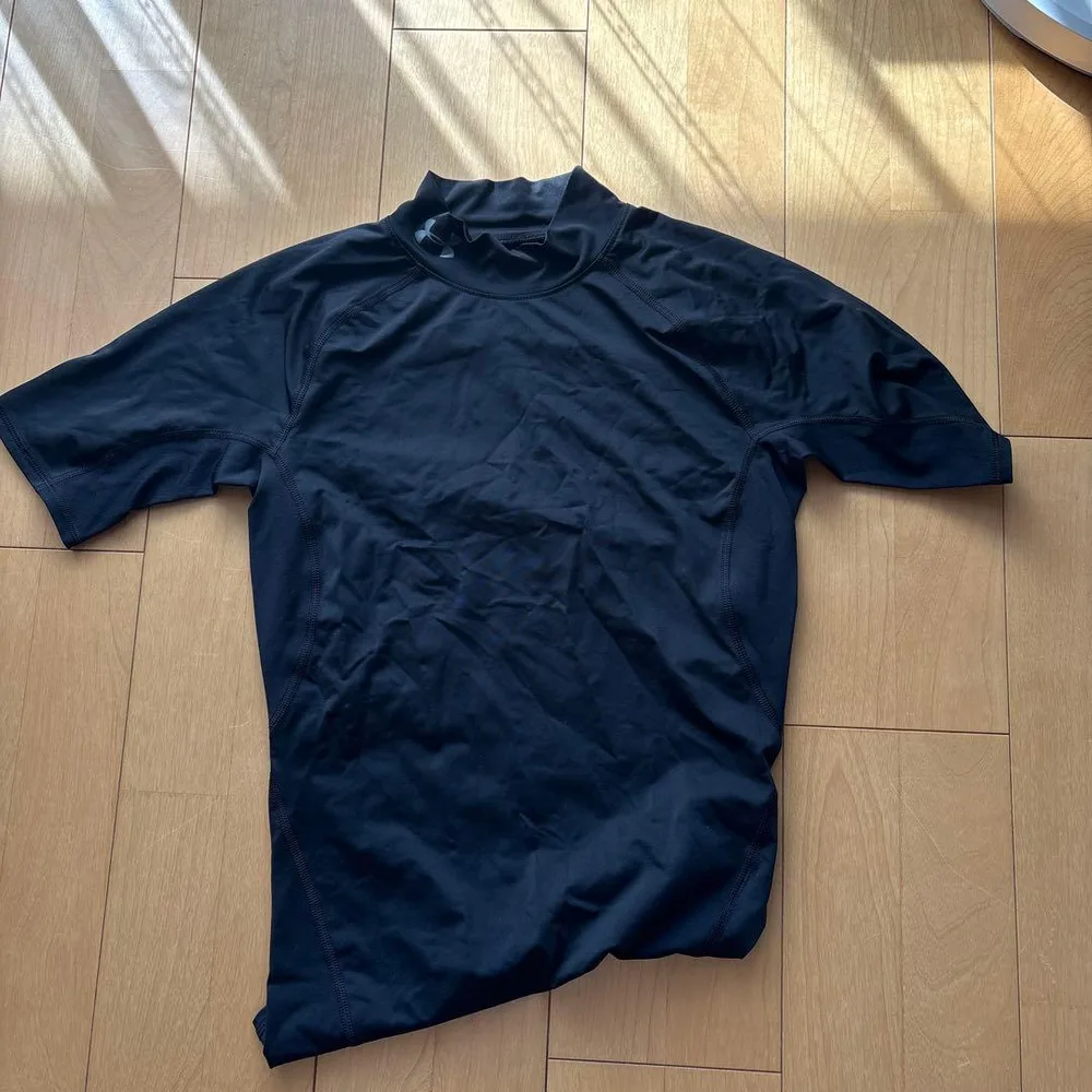 UNDER ARMOUR アンダーアーマー ラッシュガード MD