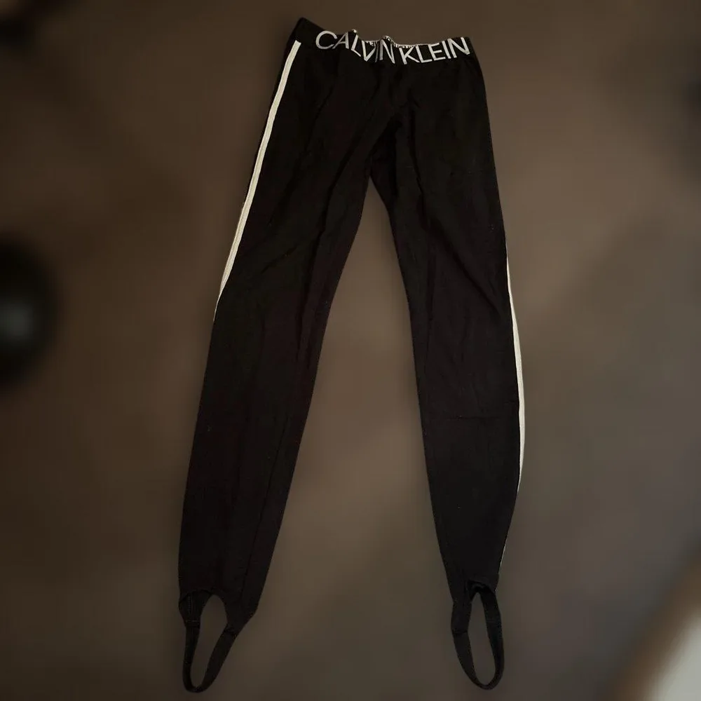 Calvin Klein ステップ付きレギンス ブラック