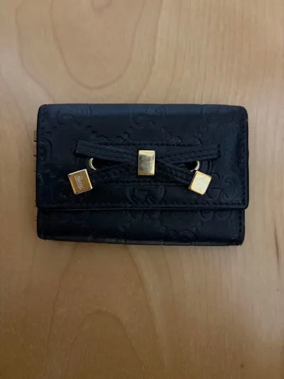 GUCCI グッチ キーケース ブラック リボン
