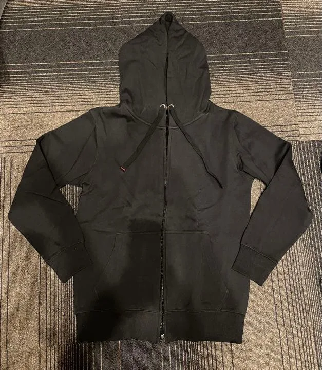 新品未使用 ジップパーカーL