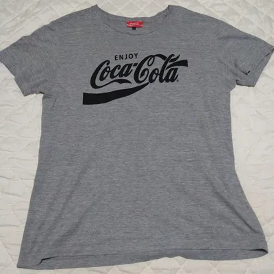 เสื้อยืด Coca-Cola สีเทา ไซส์ L