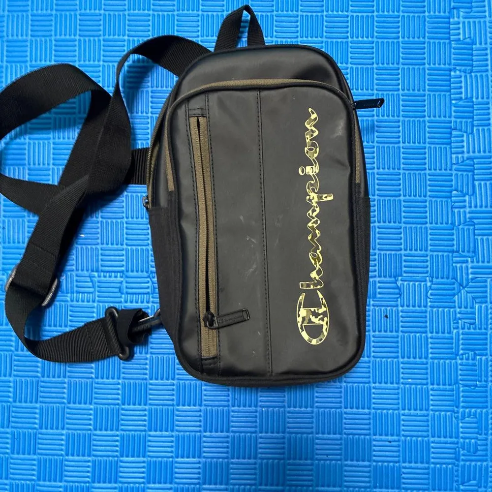 Champion body bag สีดำ