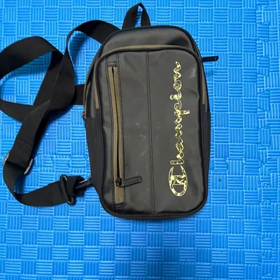 Champion body bag สีดำ